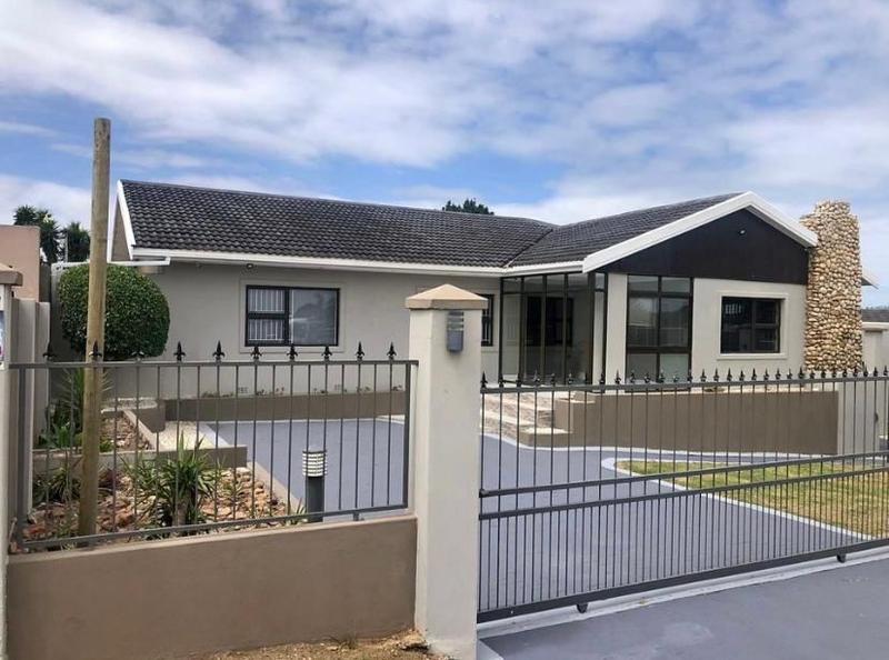 3 Bedroom Property for Sale in Kabega Park Eastern Cape